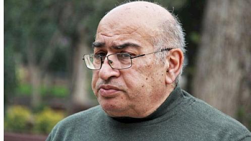 Bakıda məşhur professora qəribə başdaşı qoyuldu - 