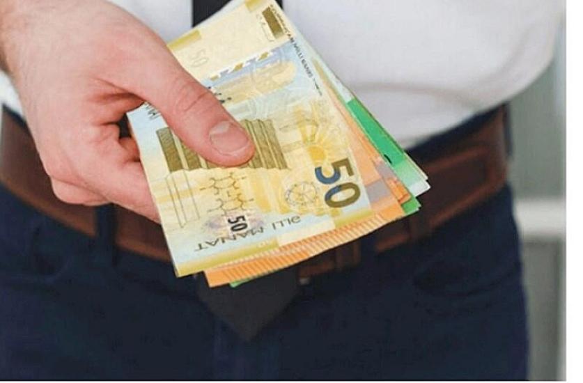 Bu şəxslərin maaşı 