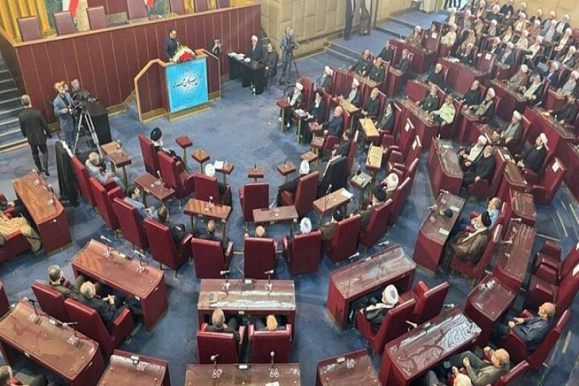 Ali lideri seçən Şuranın