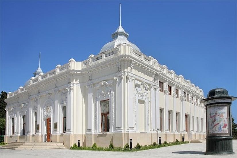 Kukla Teatrında qalmaqal böyüyür – 