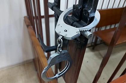 Anasını pəncərədən atdı - 