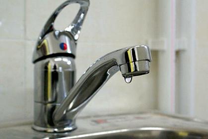 Bakının bu qəsəbəsində su 