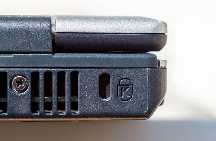 Замок на боковой панели вашего компьютера: Никто не знает, для чего он нужен