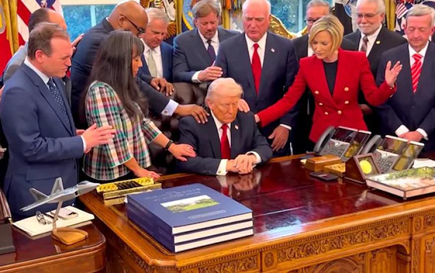 He prayed with nearly 20 clergymen -