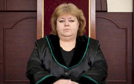 Azərbaycanda məhkəmə hakimi