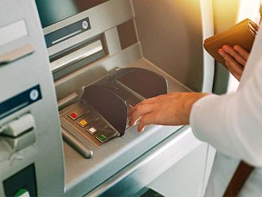 Azərbaycanda bu şəxslərə bayramla əlaqədar pul verildi - məbləğ