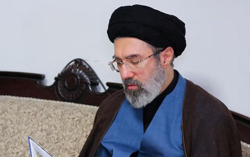 Xameneinin oğlu Ali