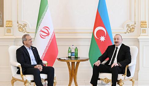 Məsud Pezeşkian Prezident İlham Əliyevə zəng etdi