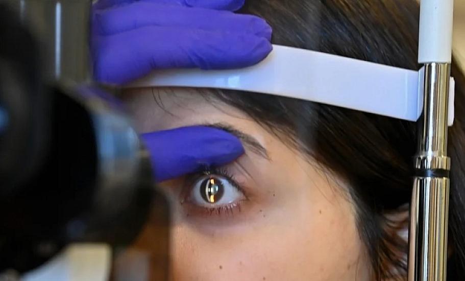 Görmə qabiliyyətinin zəifləməsinin ilkin simptomları