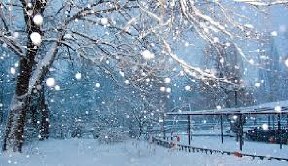 Bəzi yerlərə qar yağır - 