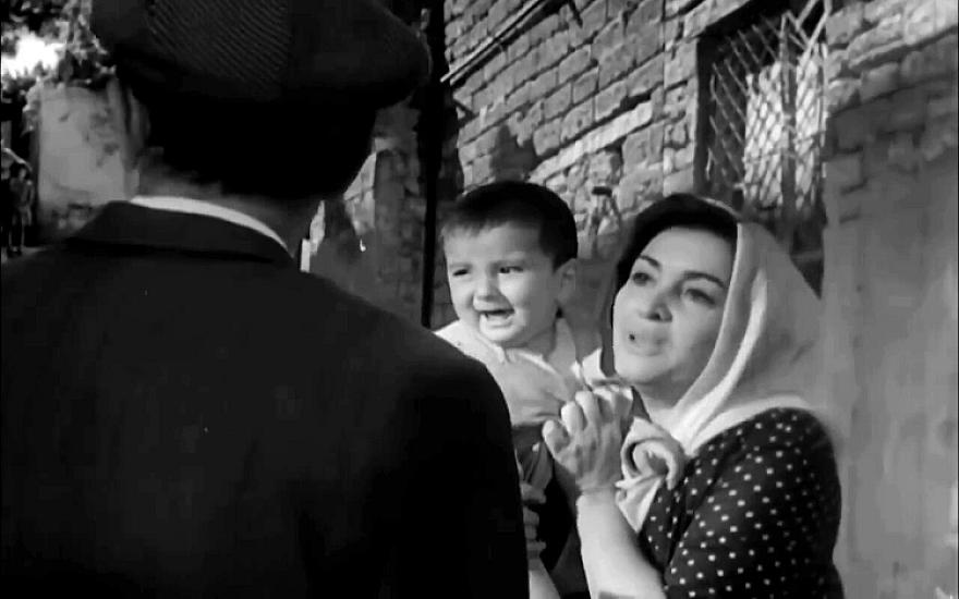 Əməkdar artistin məzarından yayılan 