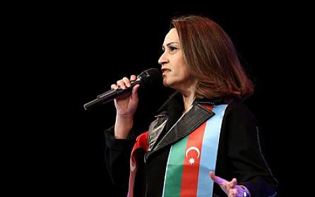 Xalq artisti məşhur türk aparıcıya "ƏSƏBİLƏŞDİ" - 