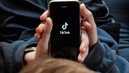 Canlı yayımda söyüş söyən daha bir tiktoker 