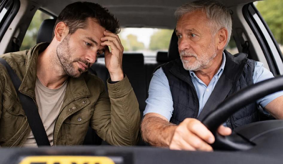 Paytaxtda qeyri-adi xidmət: Taksi sürücüsü dərd dinləməyə görə pul alır - VİDEO