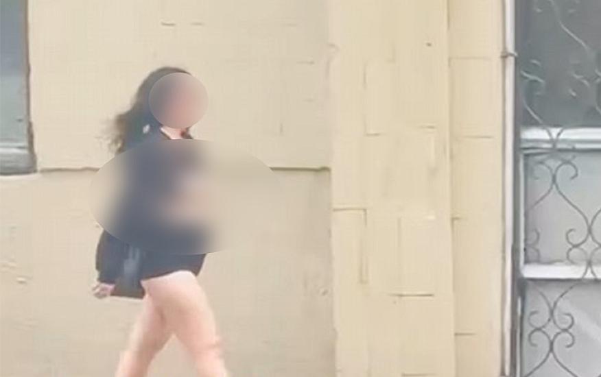 Bakıda yarıçılpaq gəzən qadın xəstəxanaya yerləşdirildi - 