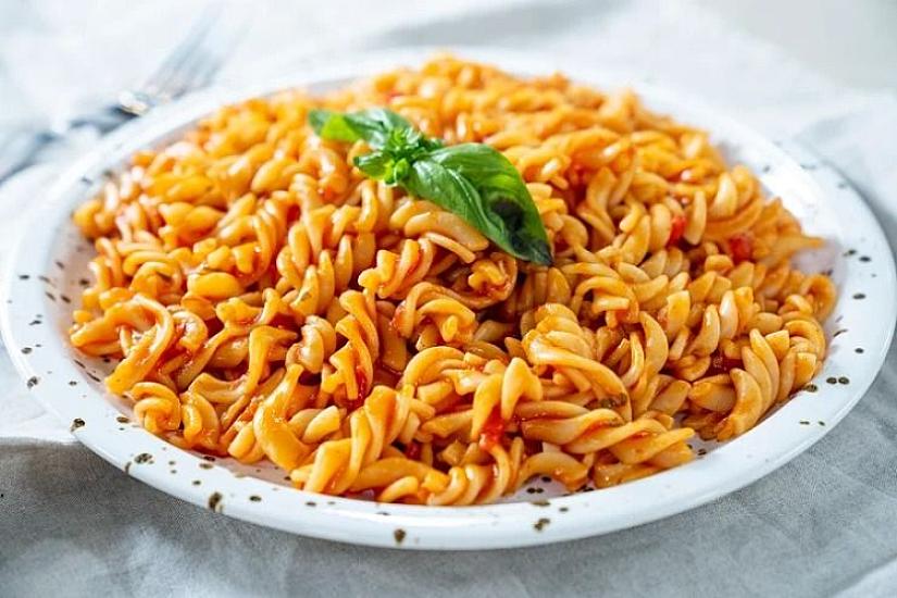 Makaronu sağlam qidaya 