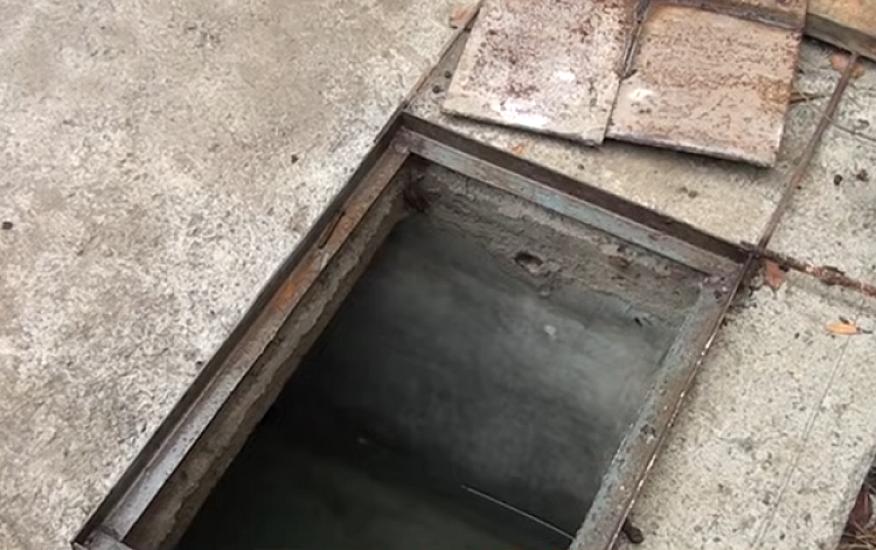 4-летний ребенок упал в колодец.