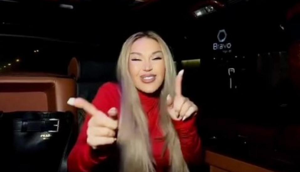 Rəqsanə lüks avtomobili ilə GÖRÜNTÜLƏNDİ - 