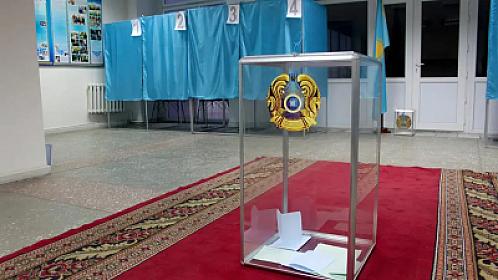 Qazaxıstanda yeni konstitusiya üzrə