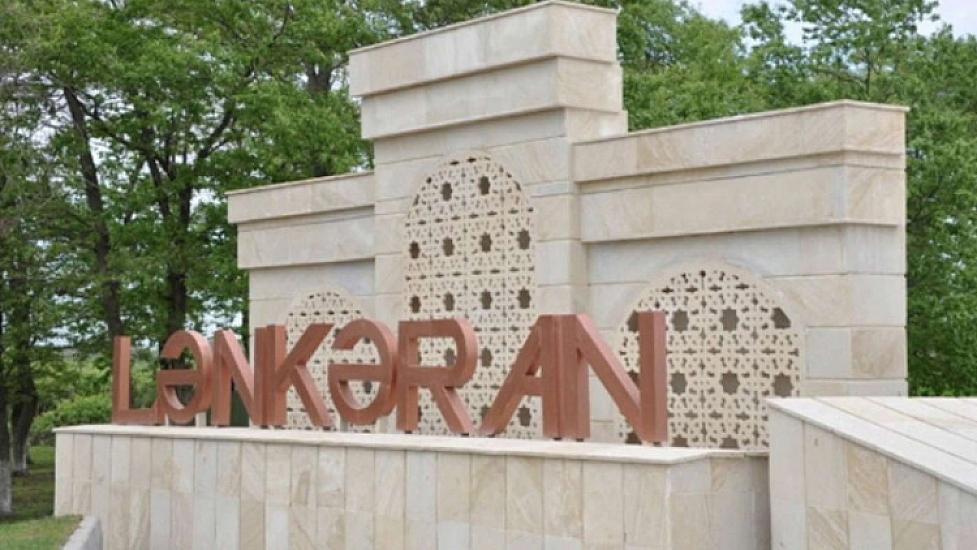 Lənkəranda yaşayış evlərini talayan tutulub