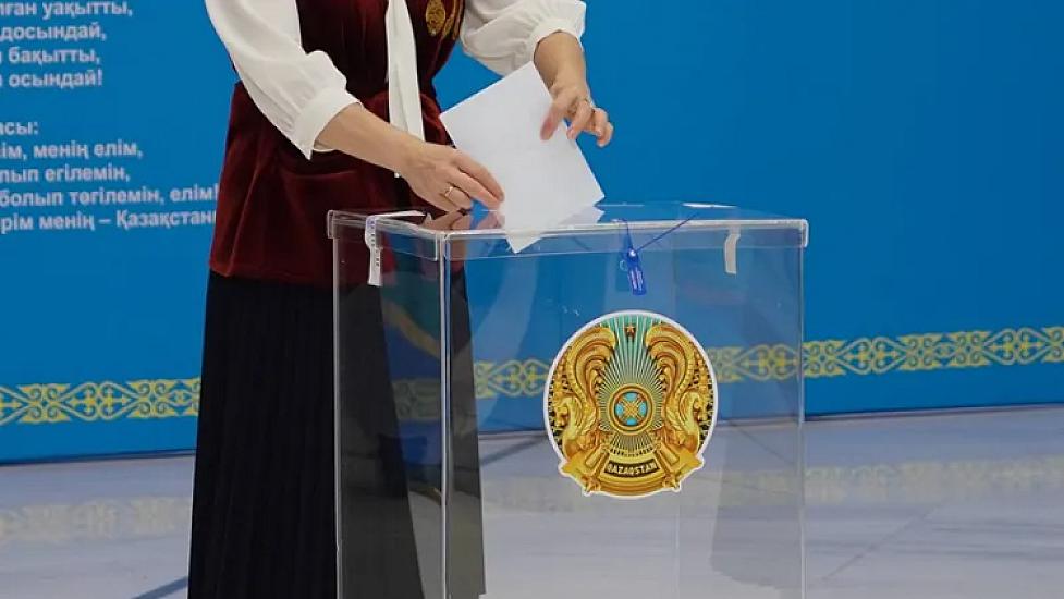 В Казахстане считалось, что референдум состоялся.