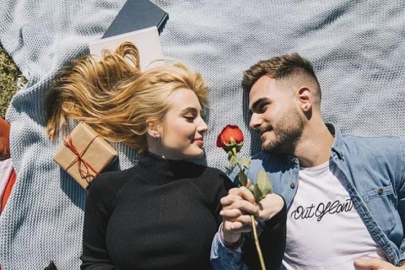 Sevgi çox yaxındır: