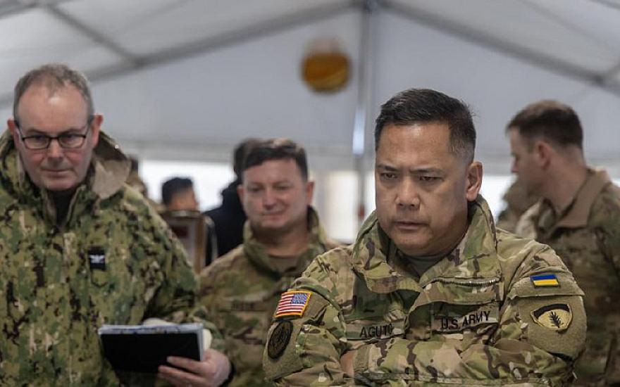 Məxfi sənədləri qatarda unudub - 