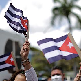 Rusiya Kubaya yardım etməyə 