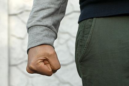 Siqaret çəkdiyinə görə sümüklərini 