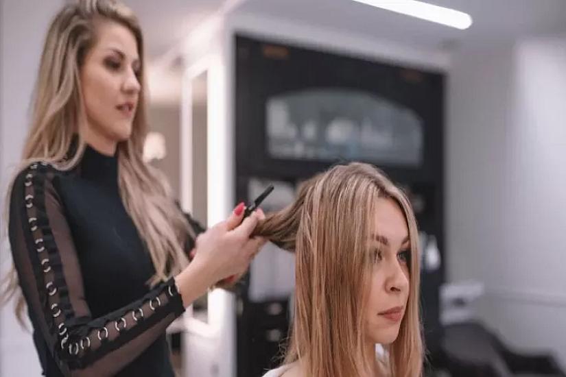 Dolğun üzlü qadınlar üçün 