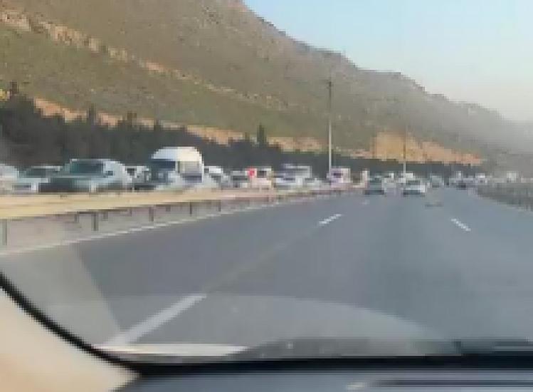 Bakıya giriş bağlandı - uzun tıxac yarandı -