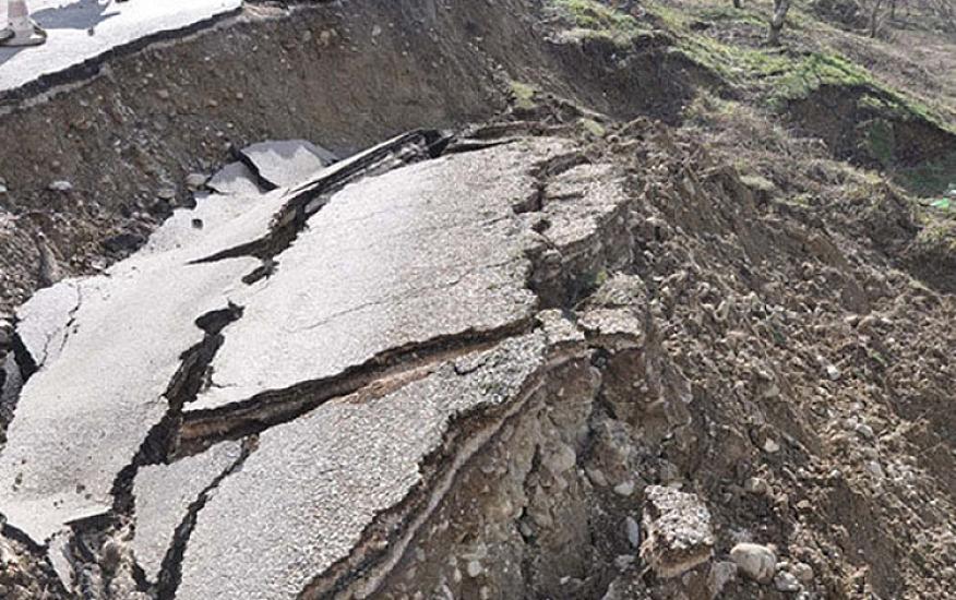 Muğanlı-İsmayıllı yolunun mühafizə zolağında 