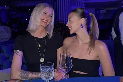 Məşhur müğənni və anası gənc futbolçunun qətli ilə bağlı 