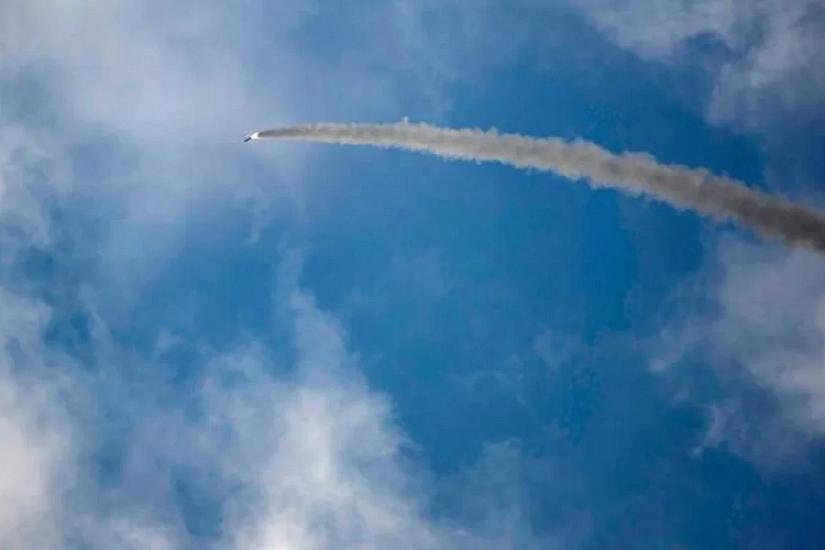 İran İsrail HHQ-nin "Təl-Nof" bazasına 