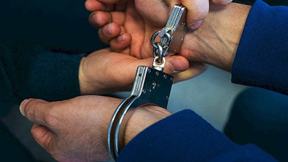 Cinayət törədib meşədə gizləndi -