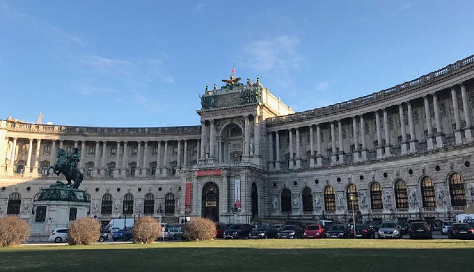 Sosial mediada yaş senzi – 