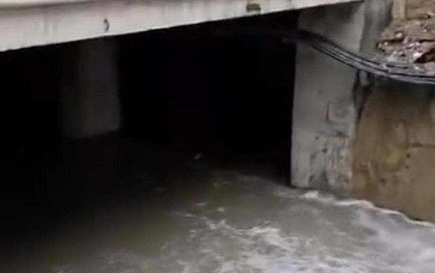 Water filled the basement of the building in Khirdalan -