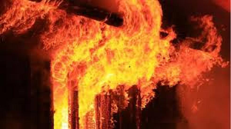 Şəkidə ev yandı: 