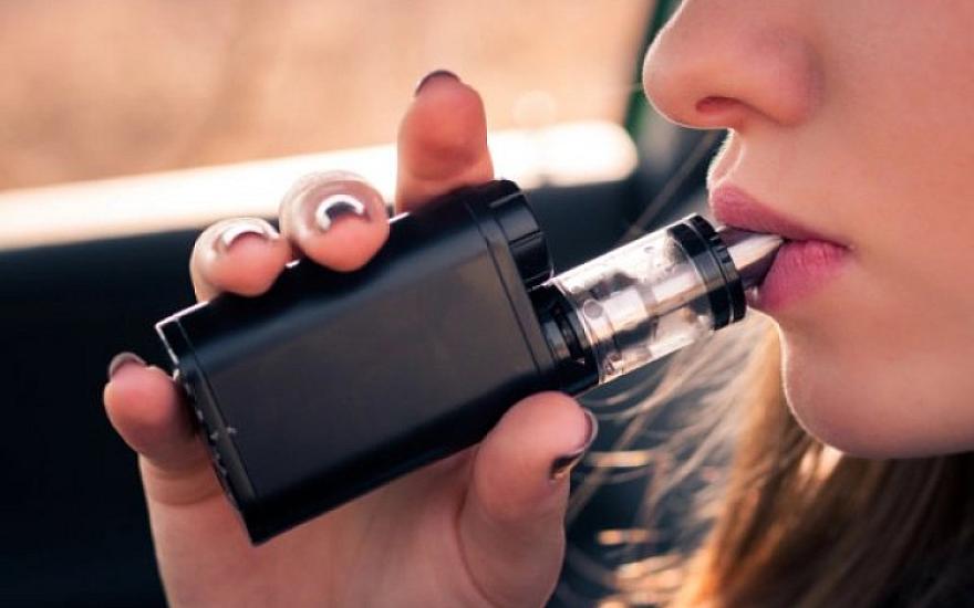 Sabahdan elektron siqaret çəkənlər 