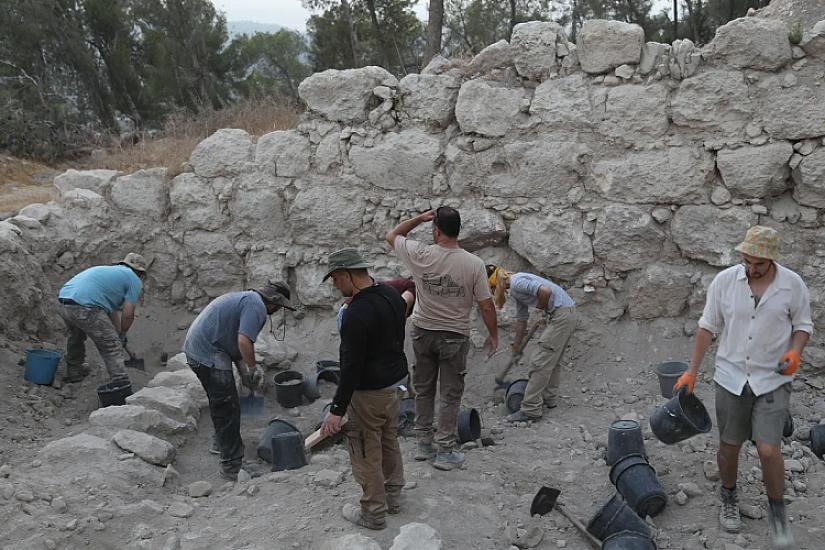 Kütləvi uşaq məzarlığı tapıldı - 