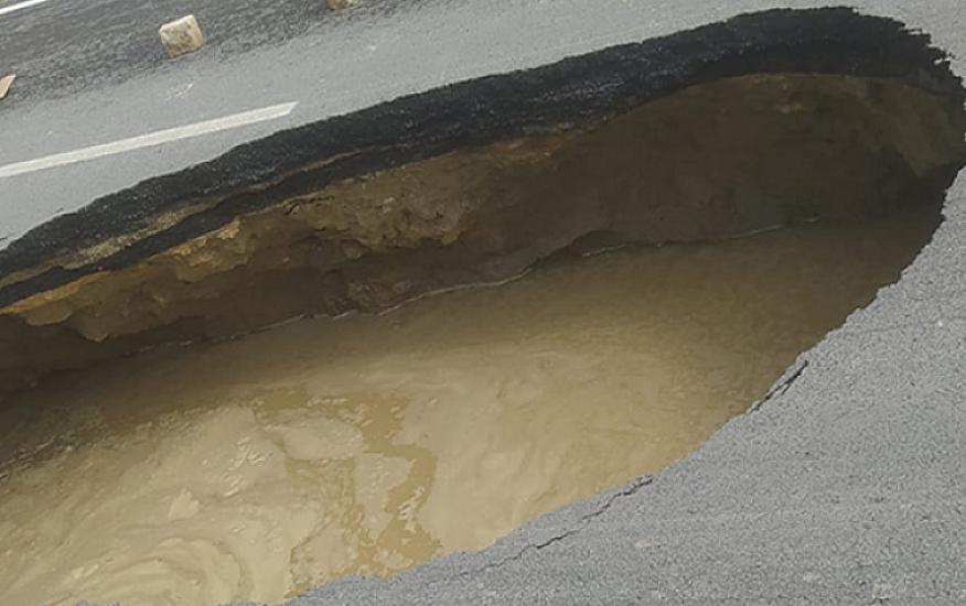 Masazırdakı çökən yolla bağlı - 