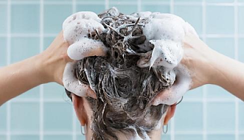 Saçı tez-tez yumağın 