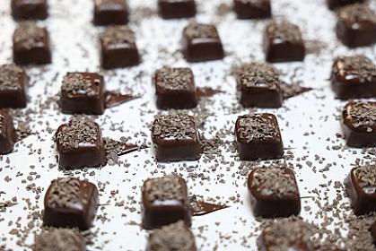 Həddindən artıq şokolad yemək 