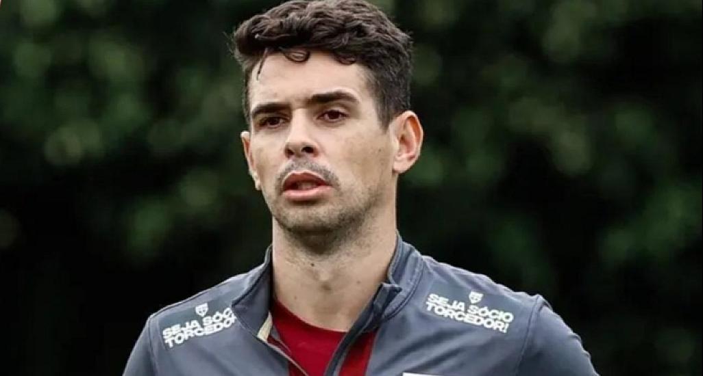 Tanınmış futbolçu karyerasını bitirir