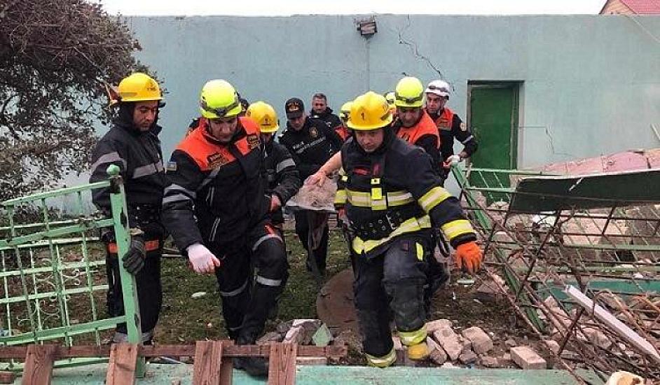 Bakıda ev çökdü: qadın xəsarət aldı - 