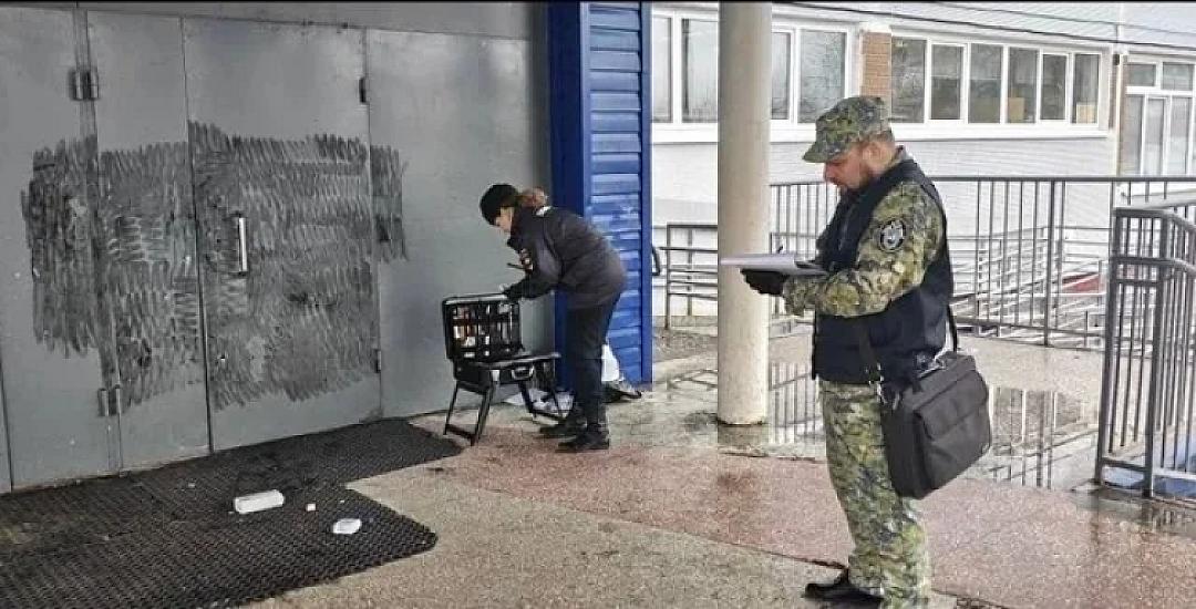 Rusiyada imtahana buraxılmayan şagirddən müəllimə qarşı 