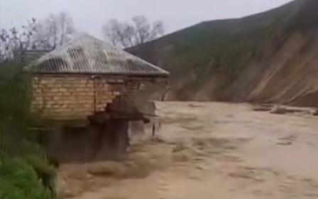 Şabranda evi sel apardı - 