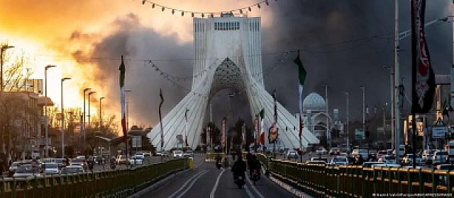 İrana intensiv bombardman başladı - 