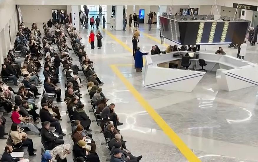 Bəzən bu gözləmə günlərlə davam edir... - 