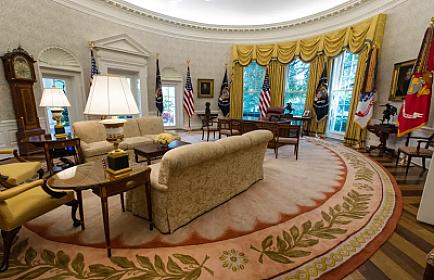 Trampın komandasında bir icraçı var